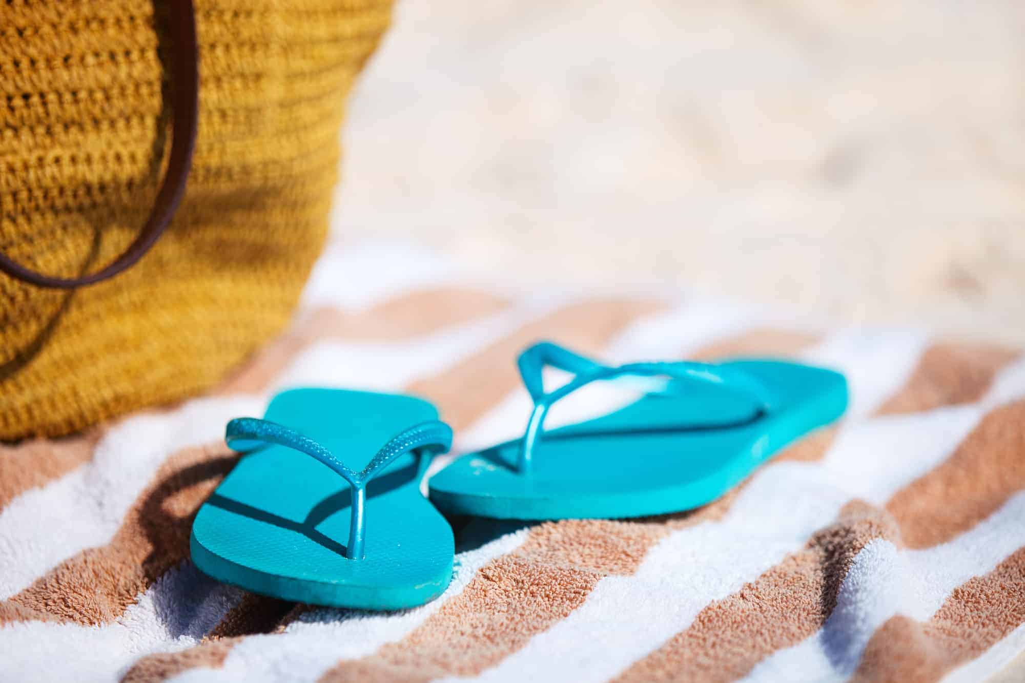 16 Types of Slippers (Differences, Color, Appearance)