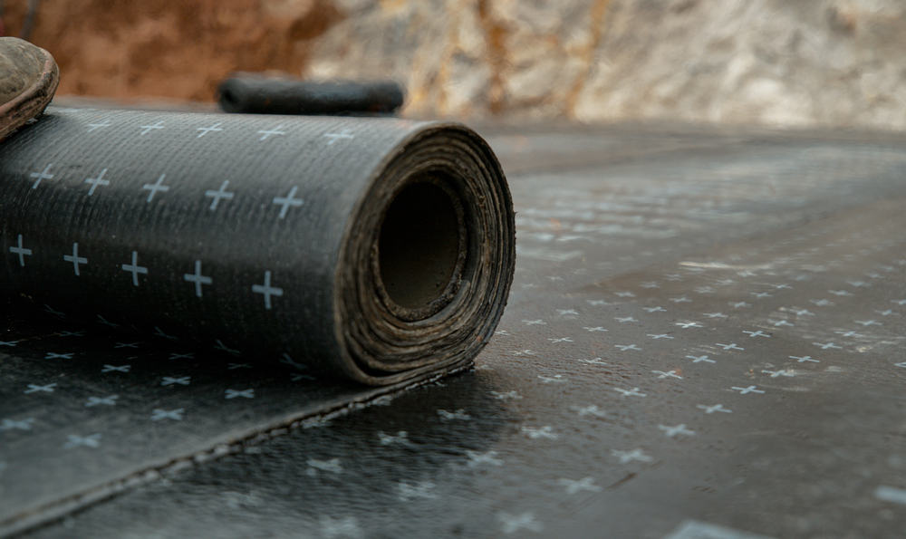 Tyvek Or Tar Paper (Which Is Better?)