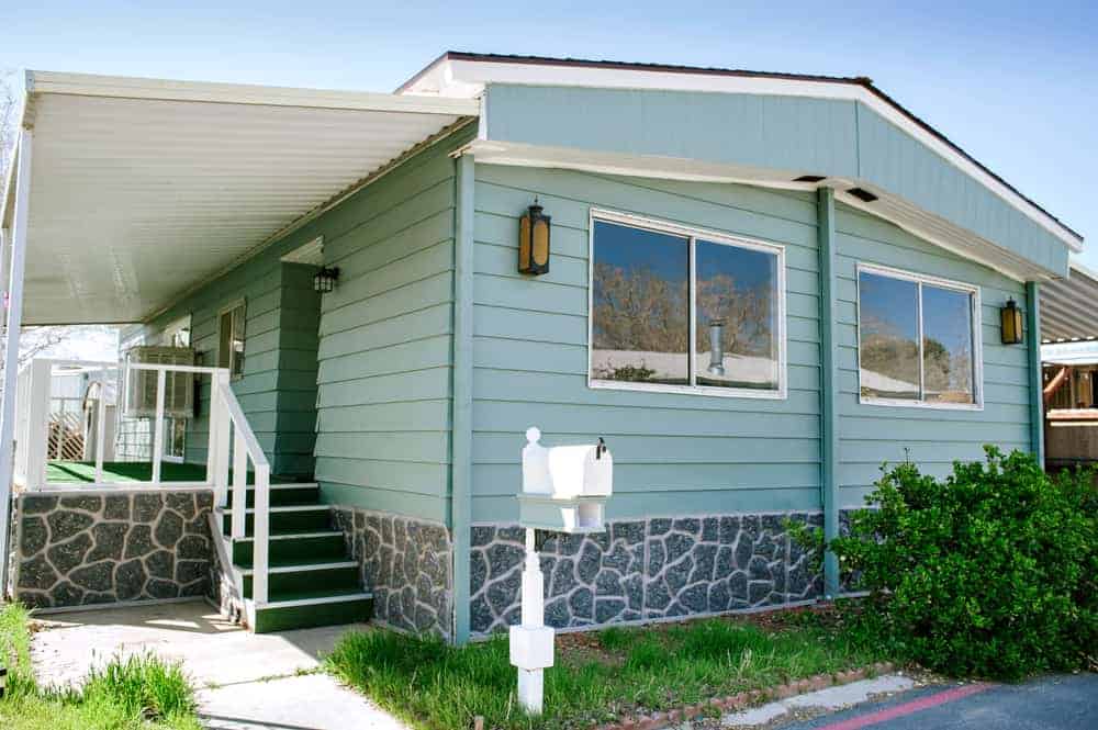 Why Are Mobile Homes So Cheap? (Top 10 Reasons)