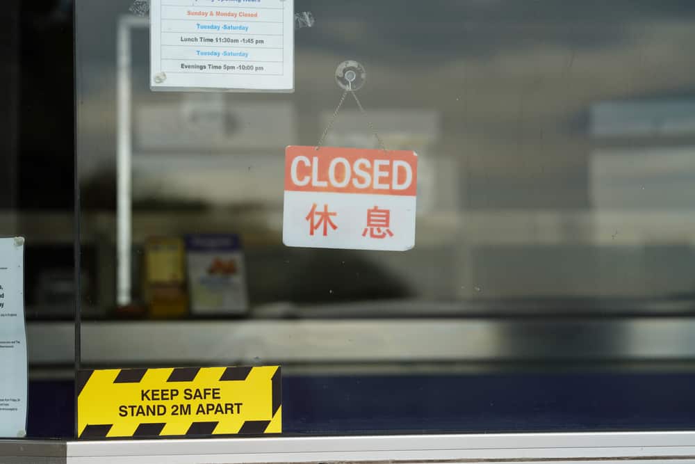 Why Are Chinese Restaurants Closed On Monday? (7 Reasons)
